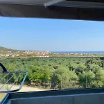 Sto Lofo Kalyvia-limenaria Thassos リメナリア