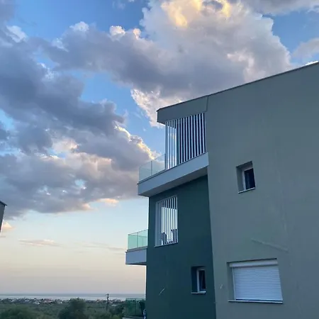 Sto Lofo Kalyvia-limenaria Thassos * リメナリア