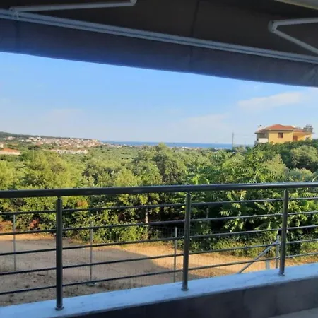 Sto Lofo Kalyvia-limenaria Thassos リメナリア