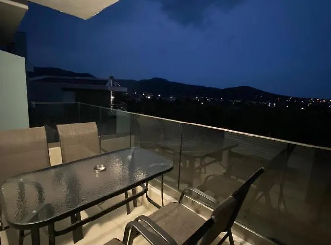 Sto Lofo Kalyvia-limenaria Thassos * לימנריה