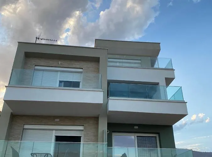 Sto Lofo Kalyvia-limenaria Thassos *