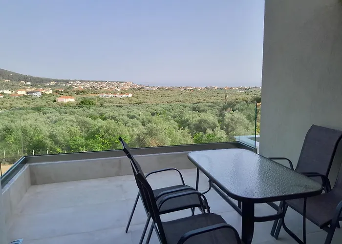 Sto Lofo Kalyvia-limenaria Thassos * 리메나리아