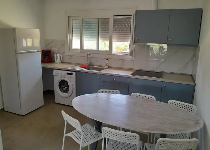 Sto Lofo Kalyvia-limenaria Thassos