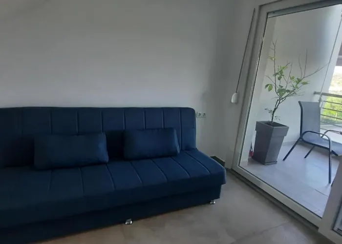 Sto Lofo Kalyvia-limenaria Thassos לימנריה