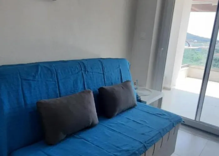 Sto Lofo Kalyvia-limenaria Thassos *