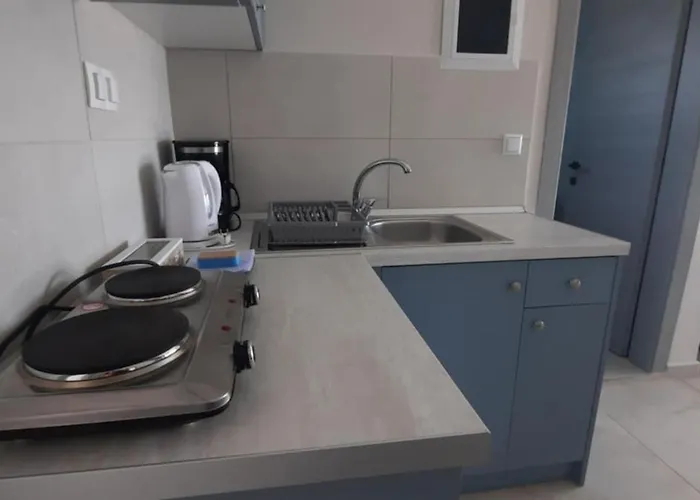 Sto Lofo Kalyvia-limenaria Thassos 리메나리아