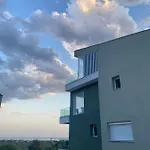 Sto Lofo Kalyvia-limenaria Thassos * 리메나리아