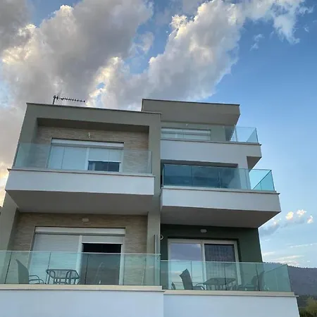 Sto Lofo Kalyvia-limenaria Thassos *