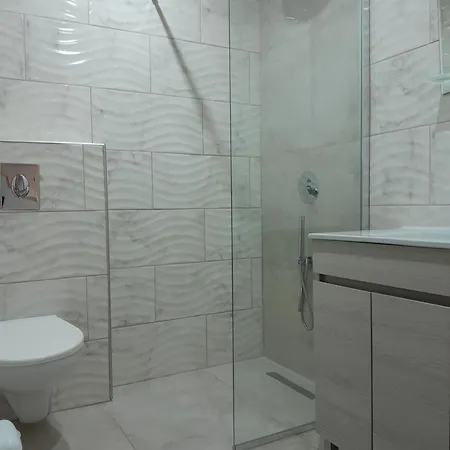 Sto Lofo Kalyvia-limenaria Thassos