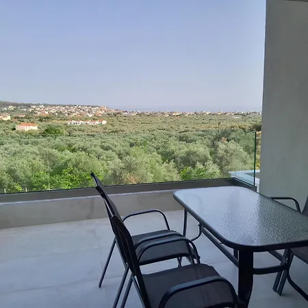 Sto Lofo Kalyvia-limenaria Thassos * Limenaria (Thasos)