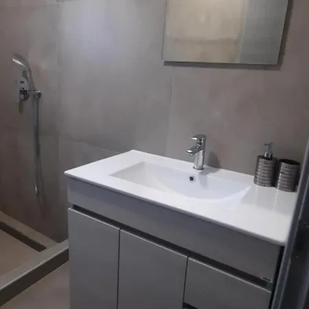 Sto Lofo Kalyvia-limenaria Thassos *