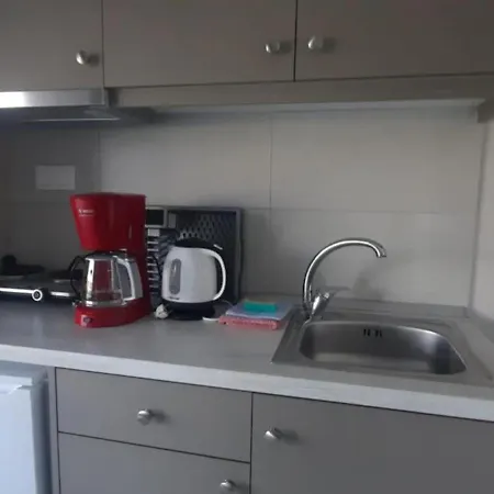 Sto Lofo Kalyvia-limenaria Thassos * Limenaria (Thasos)