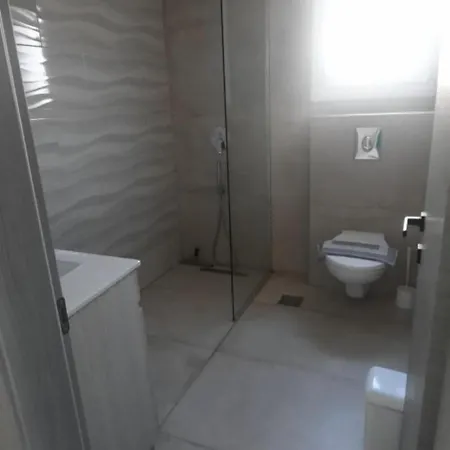 Sto Lofo Kalyvia-limenaria Thassos * Limenaria (Thasos)