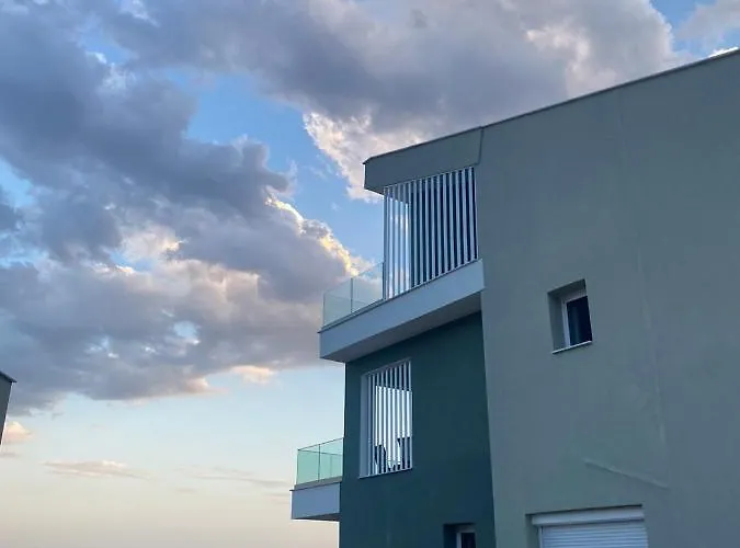 Sto Lofo Kalyvia-limenaria Thassos * リメナリア