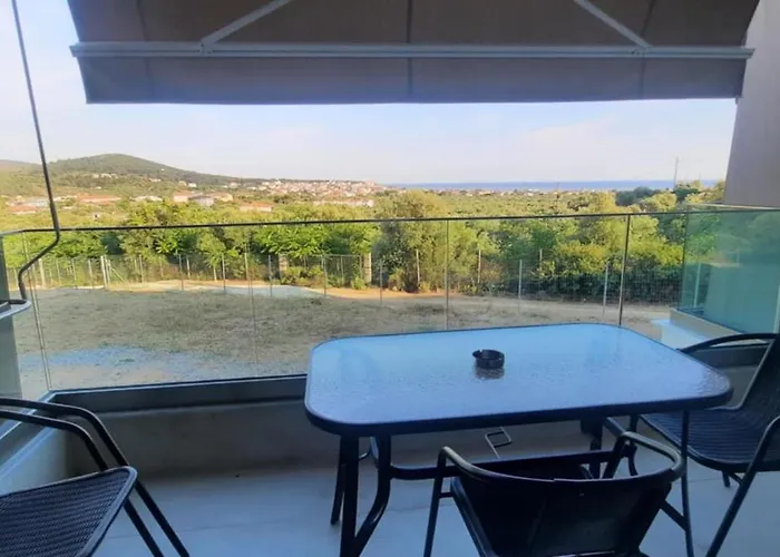 Sto Lofo Kalyvia-limenaria Thassos *