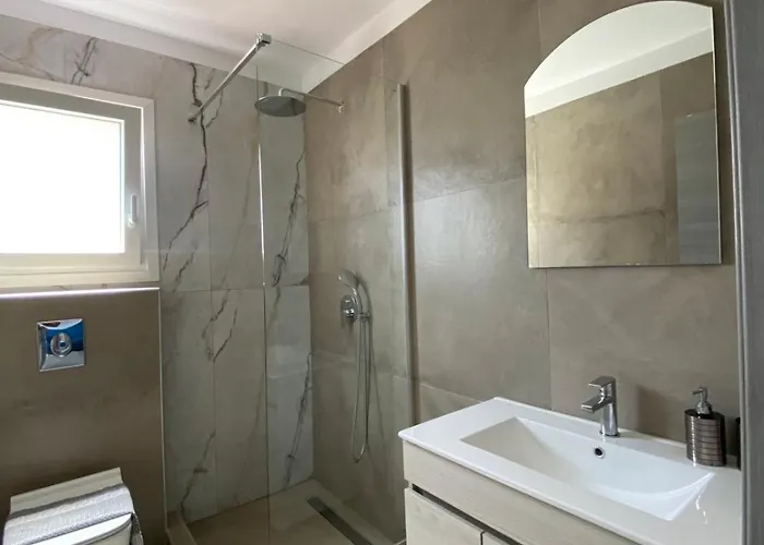 Sto Lofo Kalyvia-limenaria Thassos * Limenaria (Thasos)